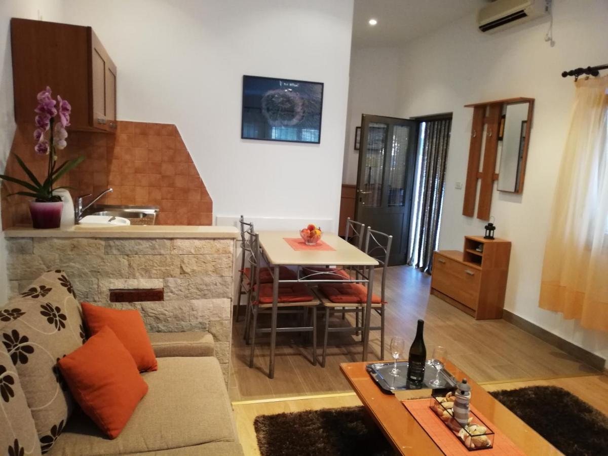 Adria Apartments Пула Экстерьер фото