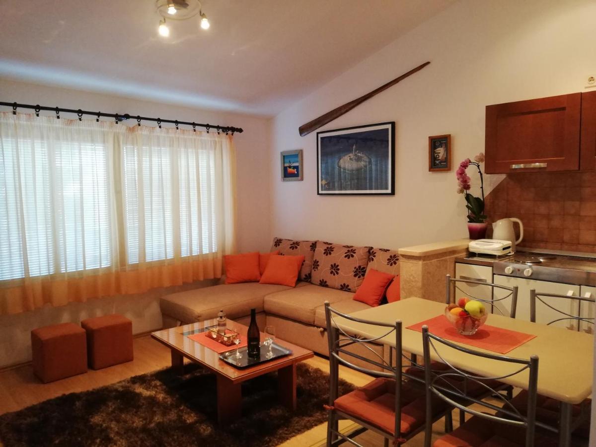 Adria Apartments Пула Экстерьер фото